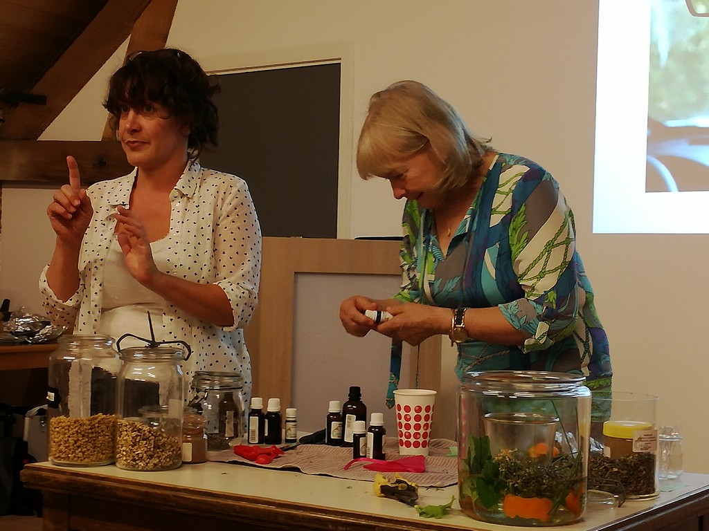 Rosa als kruiden assistent